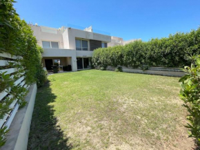 Amazing Townhouse - 5 Bedrooms